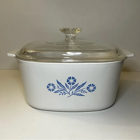 Vintage Corning Ware Blue Cornflower 3 Quart Baking Dish with Pyrex Lid - Picture 2 of 16